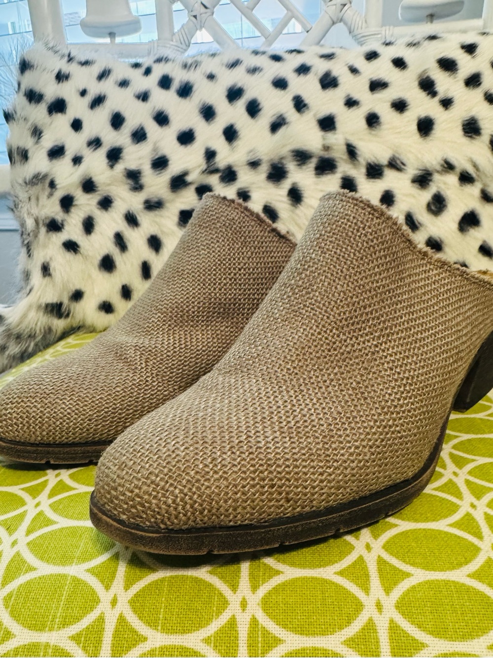 Seven Dials tan clogs